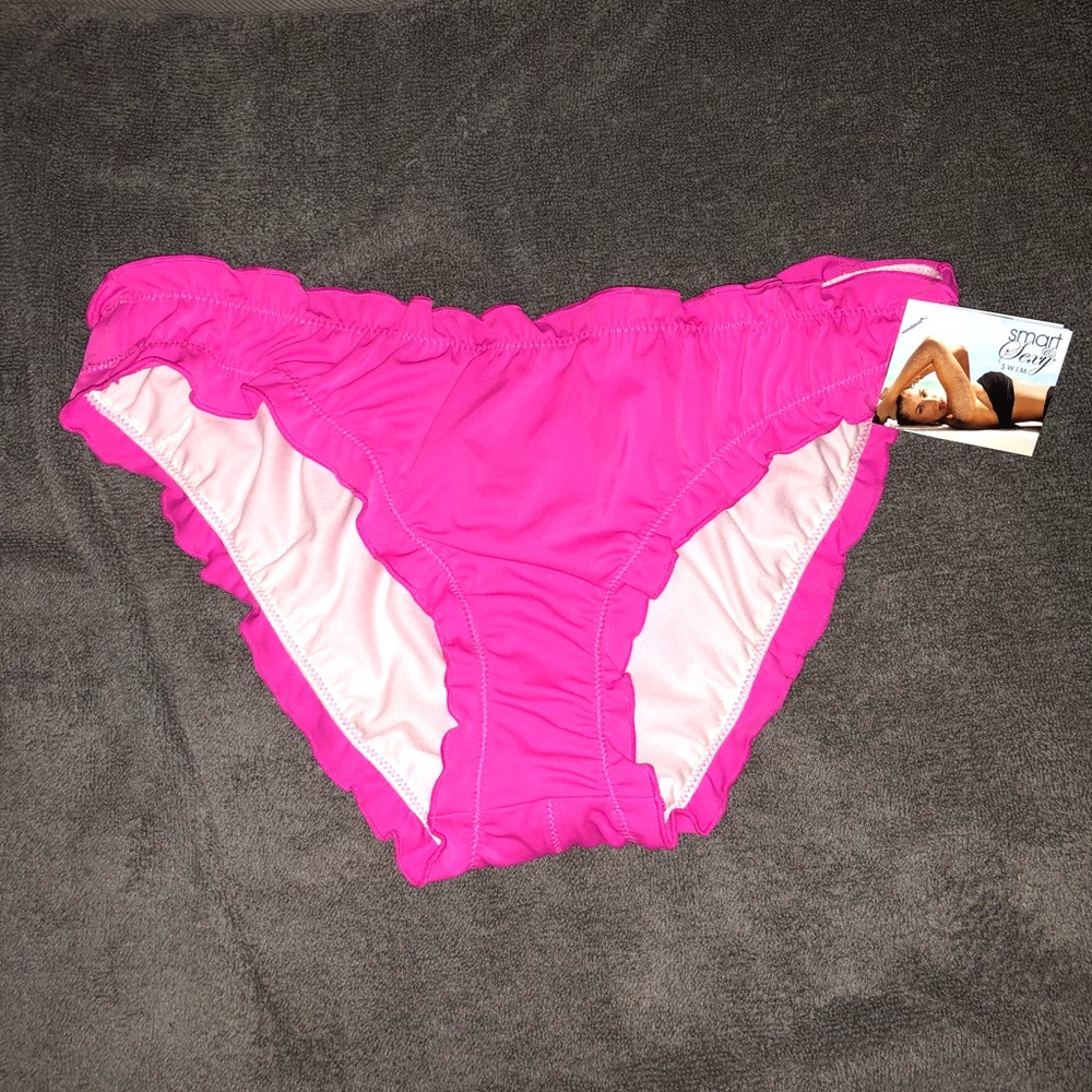 NWT!  Hot Pink swim bottom.  Size Medium.